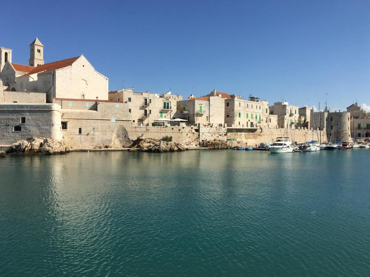 Апартаменты La Terrazza Sul Mare - Dimora Di Charme Джовинаццо Экстерьер фото